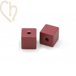 Perle cube aluminium anodisé 8mm Lie de Vin