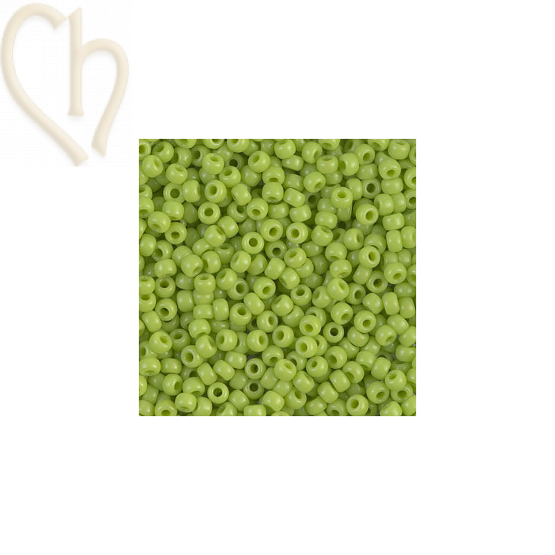 Miyuki Roc8/0 - Opaque Chartreuse 8-416 Miyuki Roc8/0 - Opaque Chartreuse 8-416