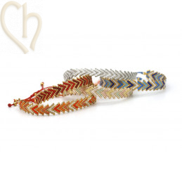 Armbandje macramé en Brickstitch met Miyuki Delica Rood Gold