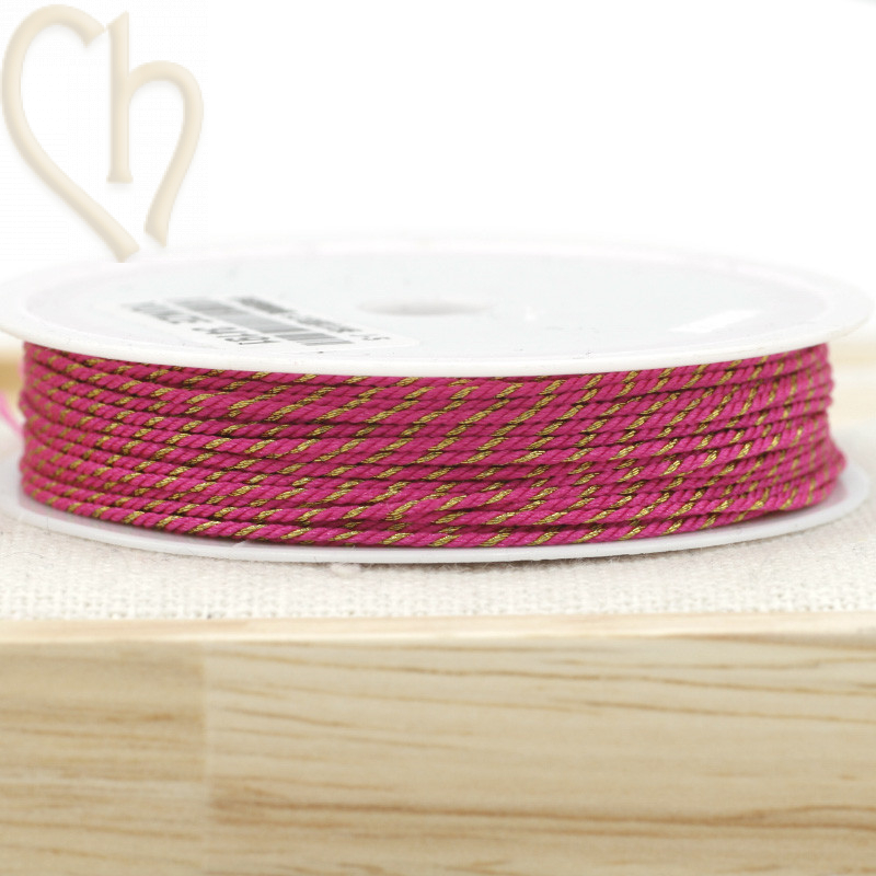 Spool 10mm polyester macramé thread 0,8mm with Goldfil - Fuchsia Spool 10mm polyester macramé thread 0,8mm with Goldfil - Fuchsia