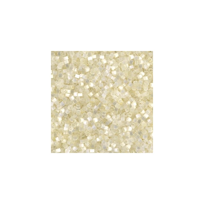 Miyuki Delica 11/0 Kralen Silk Satin Cream DB0672 | Boutique Charlotte