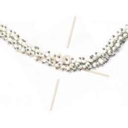 chain with seedbeads white