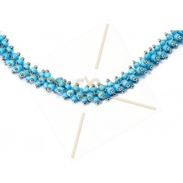 chain with seedbeads bleu